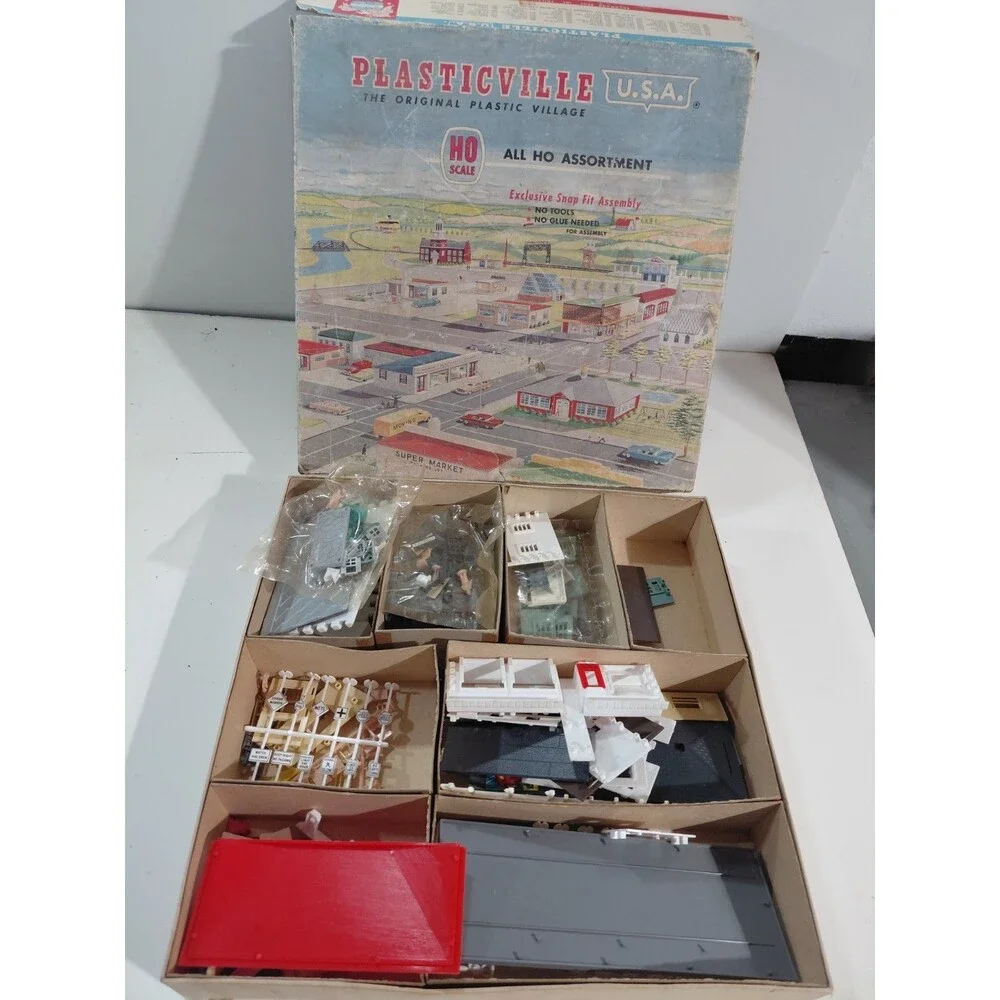 Plasticville 4902 HO Gauge Model Railroad Assortment Houses Church Station w/Box